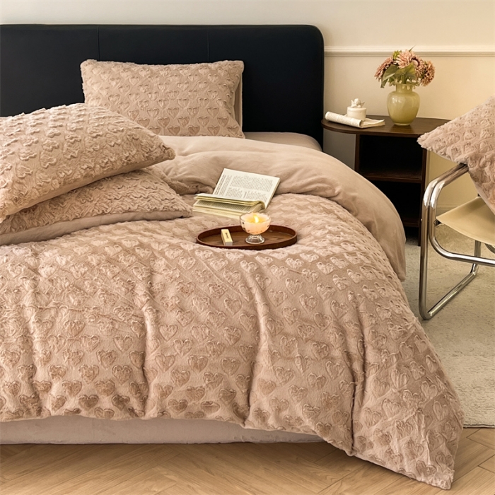 91家纺网 家纺一手货源 找家纺 （总）慕色 2023新款兔绒爱心剪花四件套--暖心系列