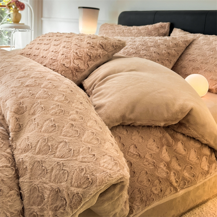 91家纺网 家纺一手货源 找家纺 （总）慕色 2023新款兔绒爱心剪花四件套--暖心系列