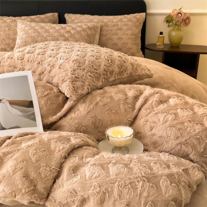 91家纺网 家纺一手货源 找家纺 （总）慕色 2023新款兔绒爱心剪花四件套--暖心系列