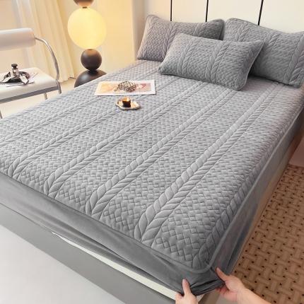 91家纺网 家纺一手货源 找家纺 总梦舒羽2025牛奶绒轻奢夹棉床笠三件套床盖床罩床护垫床垫保护罩2