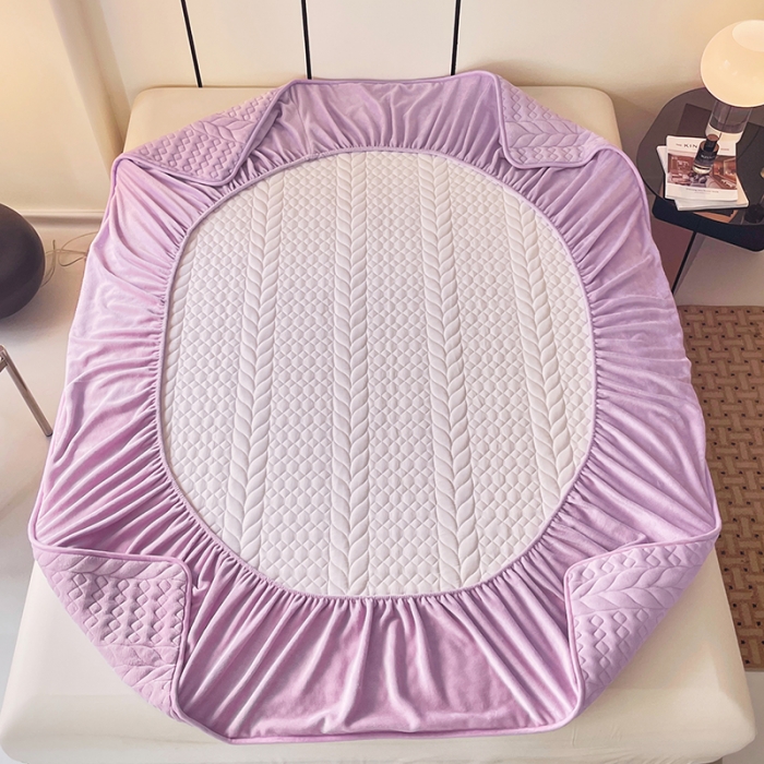 91家纺网 家纺一手货源 找家纺 梦舒羽 2025牛奶绒轻奢夹棉床笠三件套床盖床罩床护垫床垫保护罩 轻奢-梦幻紫