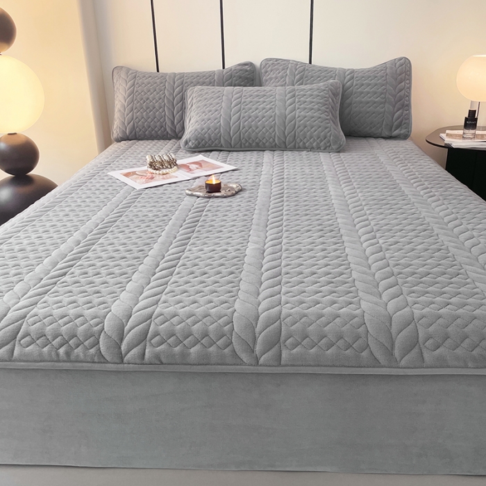 91家纺网 家纺一手货源 找家纺 梦舒羽 2025牛奶绒轻奢夹棉床笠三件套床盖床罩床护垫床垫保护罩 轻奢-星辰灰