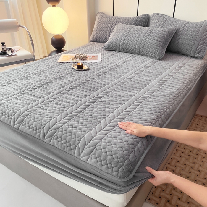 91家纺网 家纺一手货源 找家纺 梦舒羽 2025牛奶绒轻奢夹棉床笠三件套床盖床罩床护垫床垫保护罩 轻奢-星辰灰