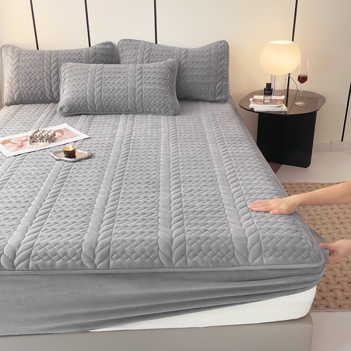 91家纺网 家纺一手货源 找家纺 梦舒羽 2025牛奶绒轻奢夹棉床笠三件套床盖床罩床护垫床垫保护罩 轻奢-星辰灰