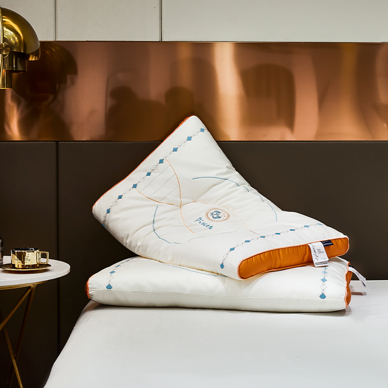 91家纺网 家纺一手货源 找家纺 2023新款 生活需要仪式感 丝滑柔顺感护颈枕头