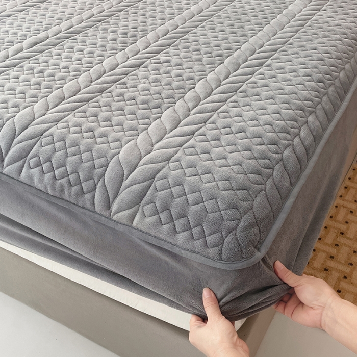 91家纺网 家纺一手货源 找家纺 梦舒羽 2025牛奶绒轻奢夹棉床笠三件套床盖床罩床护垫床垫保护罩 轻奢-星辰灰