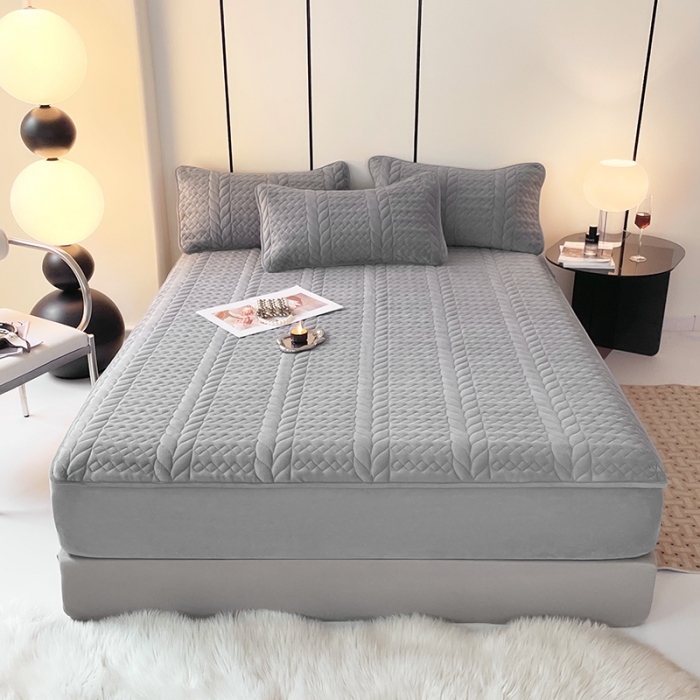 91家纺网 家纺一手货源 找家纺 梦舒羽 2025牛奶绒轻奢夹棉床笠三件套床盖床罩床护垫床垫保护罩 轻奢-星辰灰