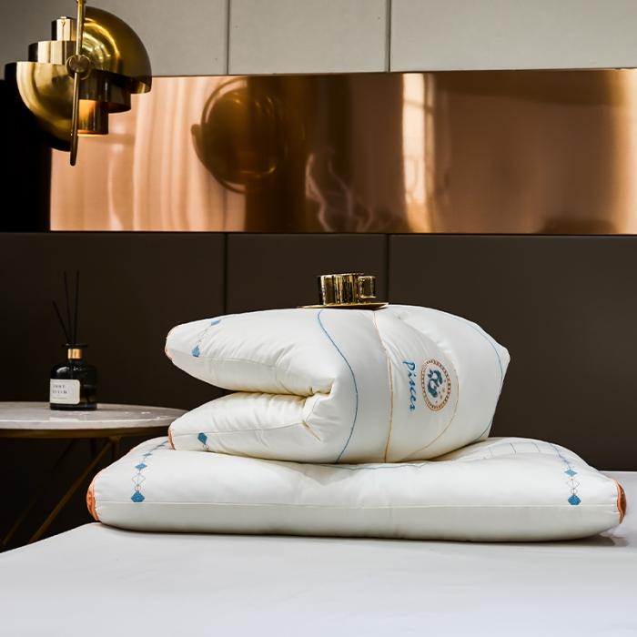 91家纺网 家纺一手货源 找家纺 2023新款 生活需要仪式感 丝滑柔顺感护颈枕头