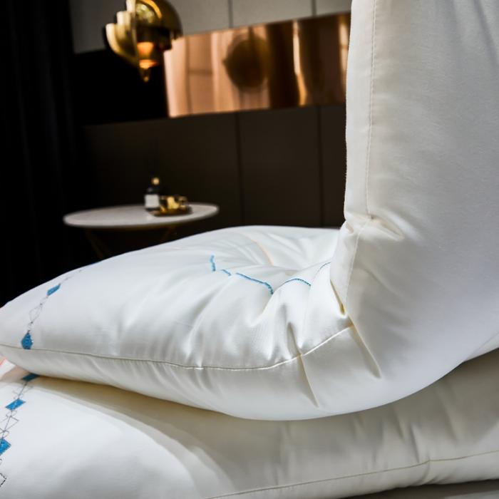 91家纺网 家纺一手货源 找家纺 2023新款 生活需要仪式感 丝滑柔顺感护颈枕头