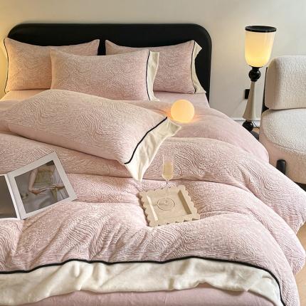 91家纺网 家纺一手货源 找家纺 静家居 2024宽边浮雕绒提花牛奶绒四件套 布鲁斯米白