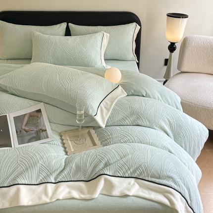 91家纺网 家纺一手货源 找家纺 静家居 2024宽边浮雕绒提花牛奶绒四件套 布鲁斯米白