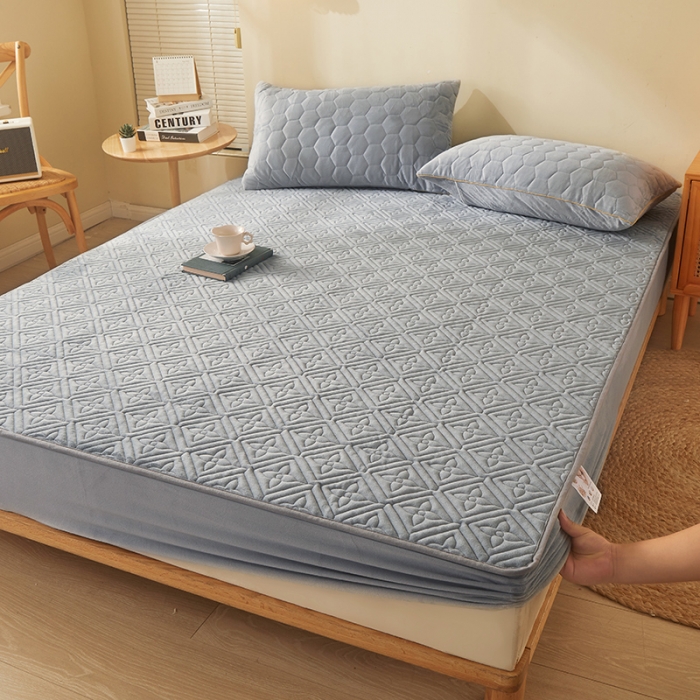 91家纺网 家纺一手货源 找家纺 总2024新款牛奶绒水晶绒纯色夹棉单床笠三件套席梦思床护垫