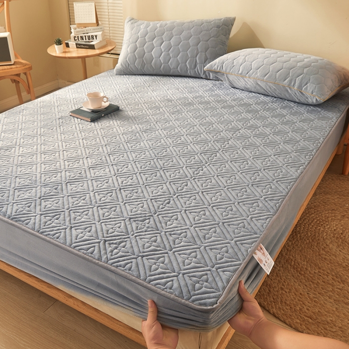 91家纺网 家纺一手货源 找家纺 总2024新款牛奶绒水晶绒纯色夹棉单床笠三件套席梦思床护垫