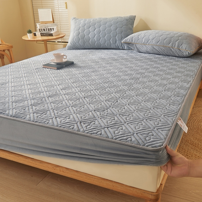 91家纺网 家纺一手货源 找家纺 总2024新款牛奶绒水晶绒纯色夹棉单床笠三件套席梦思床护垫