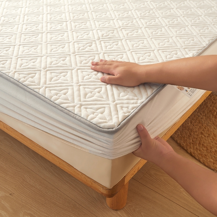 91家纺网 家纺一手货源 找家纺 胜权家纺 2023新款纯色牛奶水晶绒夹棉床笠-星辰 星辰-米白