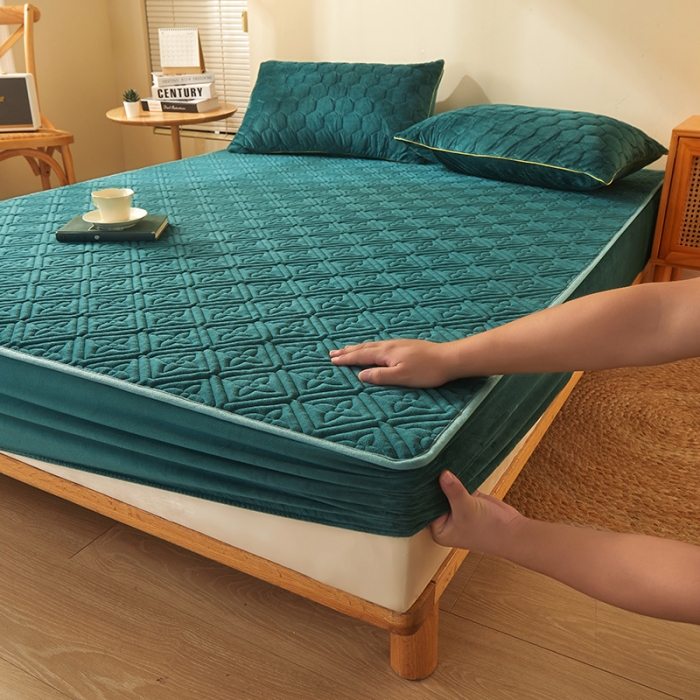 91家纺网 家纺一手货源 找家纺 胜权家纺 2023新款纯色牛奶水晶绒夹棉床笠-星辰 星辰-墨绿