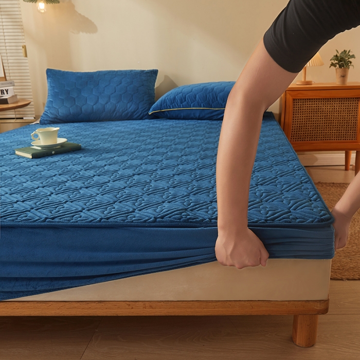 91家纺网 家纺一手货源 找家纺 胜权家纺 2023新款纯色牛奶水晶绒夹棉床笠-星辰 星辰-深蓝