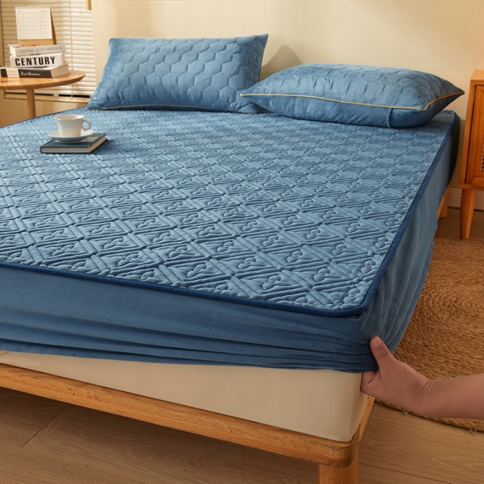 91家纺网 家纺一手货源 找家纺 胜权家纺 2023新款纯色牛奶水晶绒夹棉床笠-星辰 星辰-雾蓝