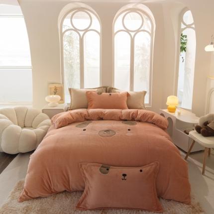 91家纺网 家纺一手货源 找家纺 （总）塔塔家居 2025新款高克牛奶绒贴布绣四件套