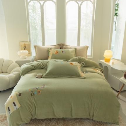 91家纺网 家纺一手货源 找家纺 塔塔家居 2025新款高克牛奶绒贴布绣四件套 长颈鹿