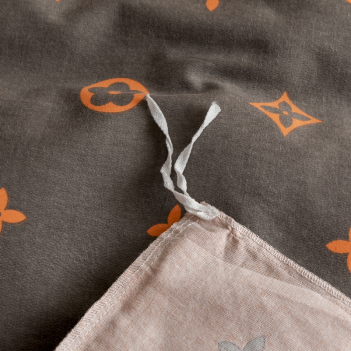 91家纺网 家纺一手货源 找家纺 伊而梦 2023新款全棉磨毛印花四件套系列单品被套 布莱迪-咖