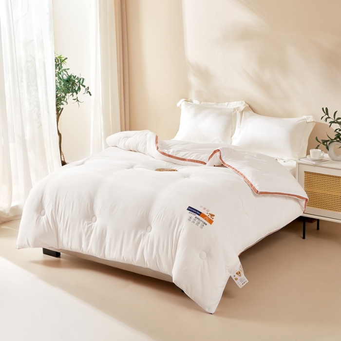 91家纺网 家纺一手货源 找家纺 暖芯优选 2023新款纯色大豆被冬被冬天被子加厚 云朵白