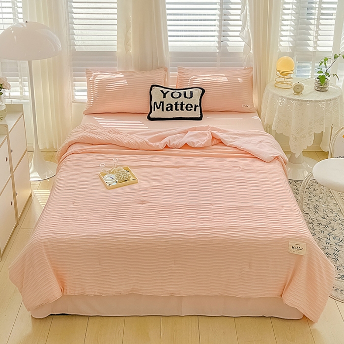 91家纺网 家纺一手货源 找家纺 暖芯优选 2023新款韩版泡泡纱水洗棉拼色床单夏被四件套 樱花粉