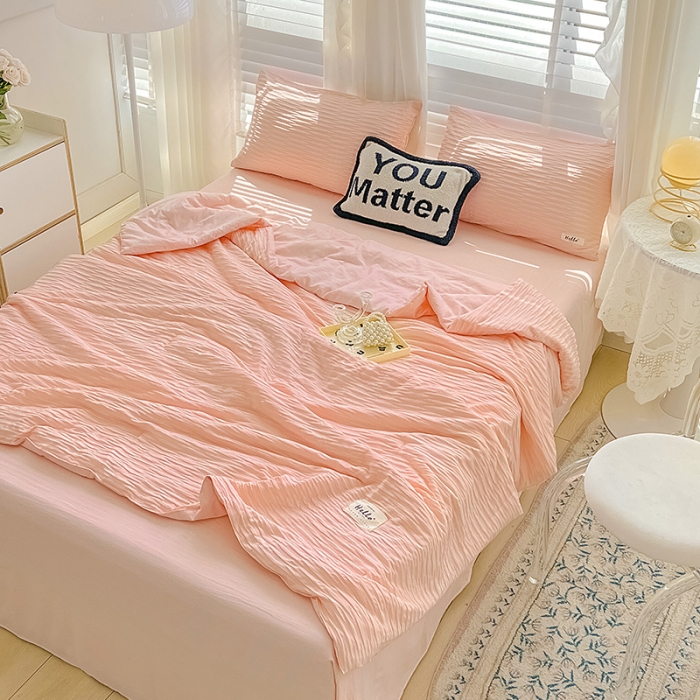 91家纺网 家纺一手货源 找家纺 暖芯优选 2023新款韩版泡泡纱水洗棉拼色床单夏被四件套 樱花粉