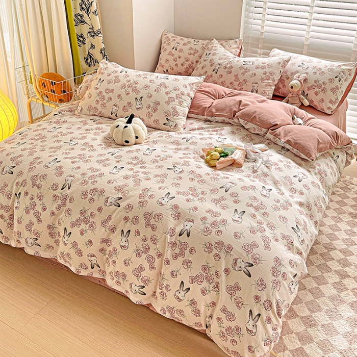 91家纺网 家纺一手货源 找家纺 暖芯优选2023新款超柔有氧小竺提花棉双层纱学生四件套 花与兔