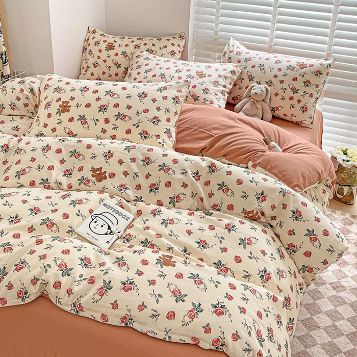 91家纺网 家纺一手货源 找家纺 暖芯优选2023新款超柔有氧小竺提花棉双层纱学生四件套 玫瑰小熊