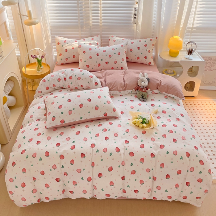 91家纺网 家纺一手货源 找家纺 暖芯优选2023新款超柔有氧小竺提花棉双层纱学生四件套 花朵草莓