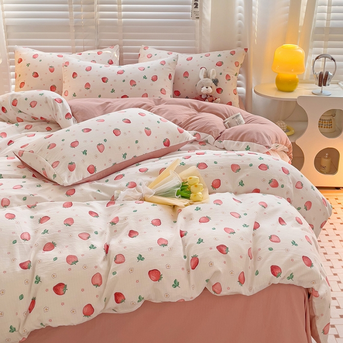 91家纺网 家纺一手货源 找家纺 暖芯优选2023新款超柔有氧小竺提花棉双层纱学生四件套 花朵草莓