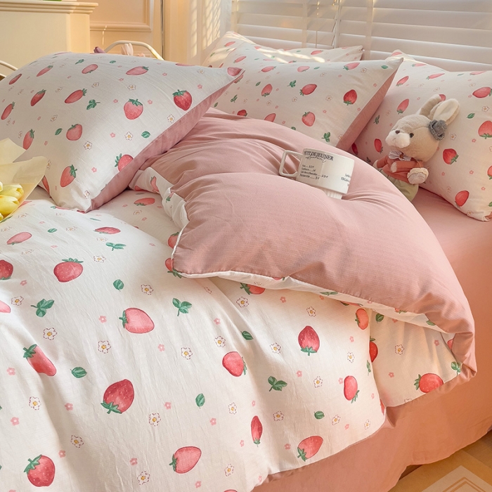 91家纺网 家纺一手货源 找家纺 暖芯优选2023新款超柔有氧小竺提花棉双层纱学生四件套 花朵草莓