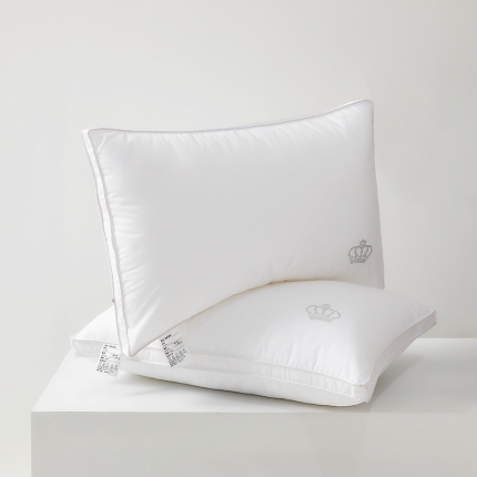 91家纺网 家纺一手货源 找家纺 2023新款 一个好枕头 柔软是秘诀 享受酒店枕头