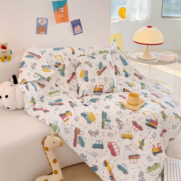 91家纺网 家纺一手货源 找家纺 良佐生活 2023新款A类60支全棉儿童多功能抱枕被 汽车王国