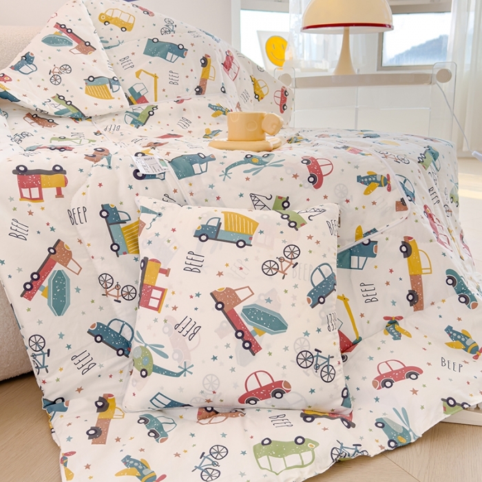 91家纺网 家纺一手货源 找家纺 良佐生活 2023新款A类60支全棉儿童多功能抱枕被 汽车王国