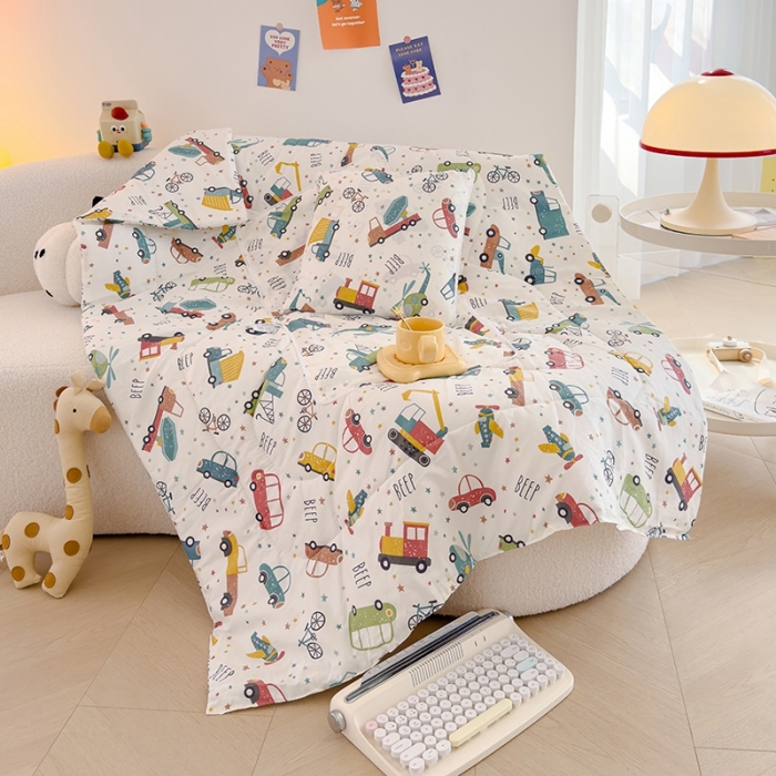 91家纺网 家纺一手货源 找家纺 良佐生活 2023新款A类60支全棉儿童多功能抱枕被 汽车王国