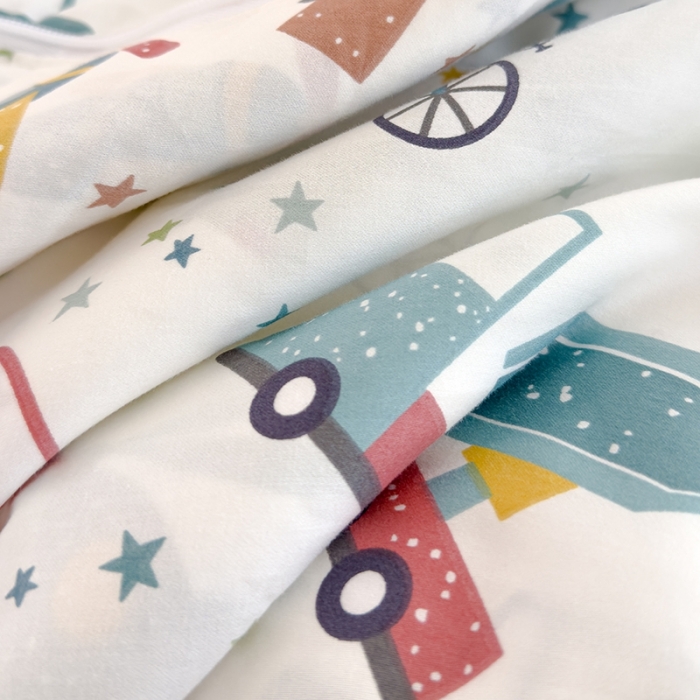 91家纺网 家纺一手货源 找家纺 良佐生活 2023新款A类60支全棉儿童多功能抱枕被 汽车王国