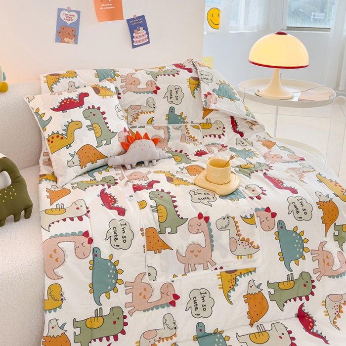 91家纺网 家纺一手货源 找家纺 良佐生活 2023新款A类60支全棉儿童多功能抱枕被 漫步恐龙