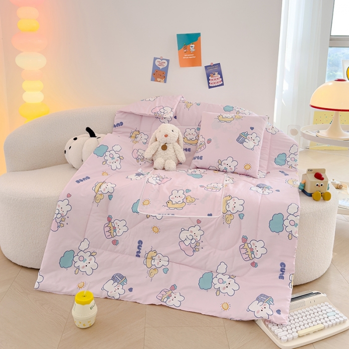 91家纺网 家纺一手货源 找家纺 良佐生活 2023新款A类60支全棉儿童多功能抱枕被 贝塔粉