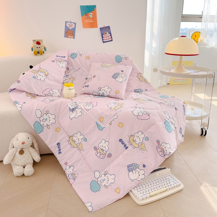 91家纺网 家纺一手货源 找家纺 良佐生活 2023新款A类60支全棉儿童多功能抱枕被 贝塔粉