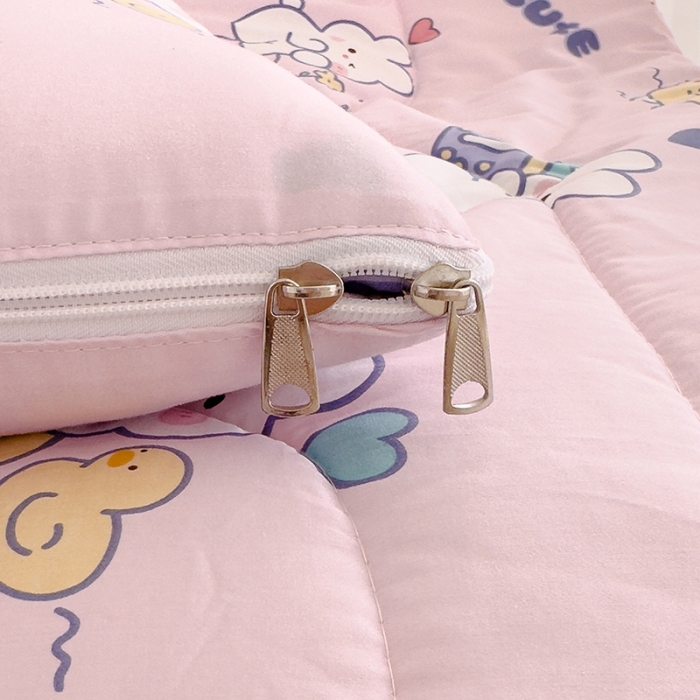 91家纺网 家纺一手货源 找家纺 良佐生活 2023新款A类60支全棉儿童多功能抱枕被 贝塔粉