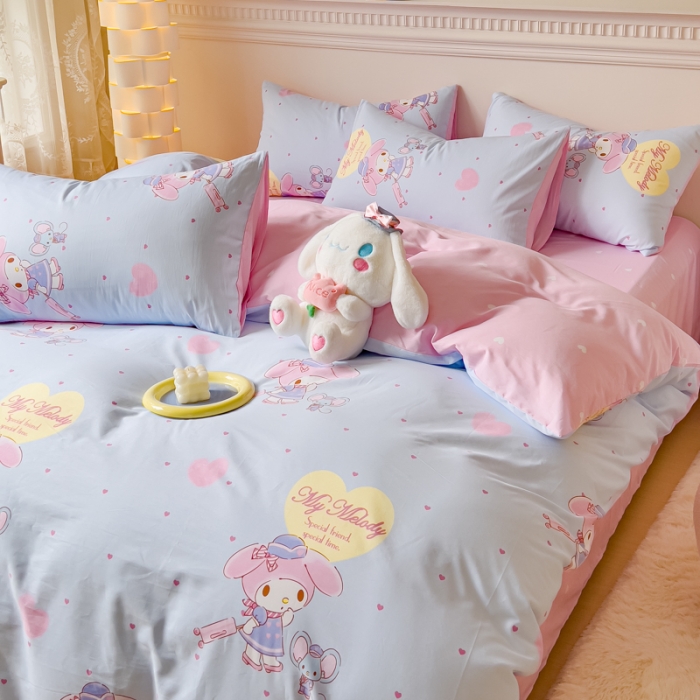 91家纺网 家纺一手货源 找家纺 金丝鸟家纺 2023新款全棉印花三利欧库洛米系列四件套 小兔和老鼠