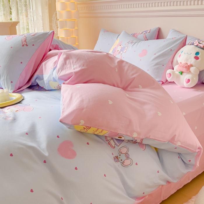 91家纺网 家纺一手货源 找家纺 金丝鸟家纺 2023新款全棉印花三利欧库洛米系列四件套 小兔和老鼠