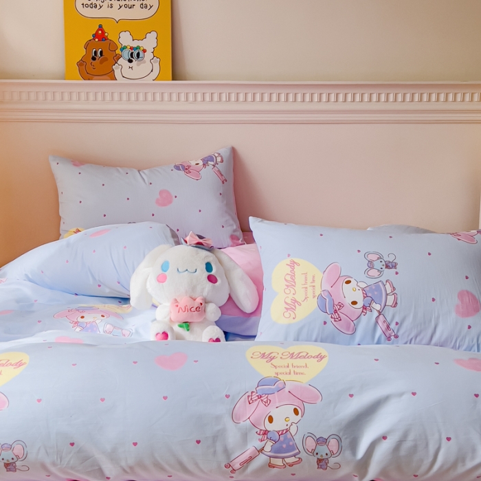 91家纺网 家纺一手货源 找家纺 金丝鸟家纺 2023新款全棉印花三利欧库洛米系列四件套 小兔和老鼠