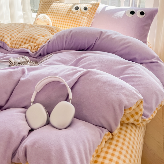 91家纺网 家纺一手货源 找家纺 慕尚家纺 2025新款牛奶绒大眼睛系列四件套 芭比风铃紫