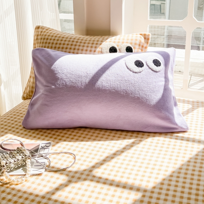 91家纺网 家纺一手货源 找家纺 慕尚家纺 2025新款牛奶绒大眼睛系列四件套 芭比风铃紫