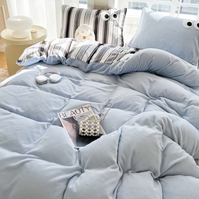 91家纺网 家纺一手货源 找家纺 慕尚家纺 2025新款牛奶绒大眼睛系列四件套 露娜白云石