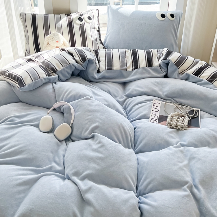 91家纺网 家纺一手货源 找家纺 慕尚家纺 2025新款牛奶绒大眼睛系列四件套 露娜白云石