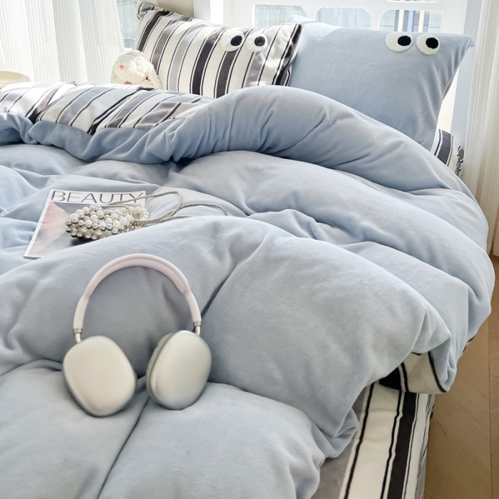 91家纺网 家纺一手货源 找家纺 慕尚家纺 2025新款牛奶绒大眼睛系列四件套 露娜白云石